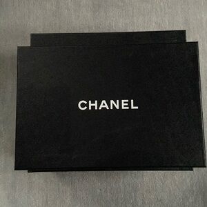 Black Janel shoe box with original inside paper and card.
